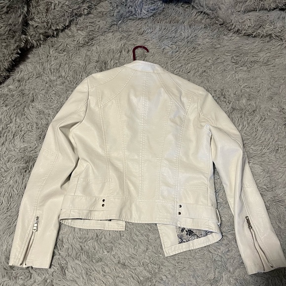 Jacket - Picture 2 of 3
